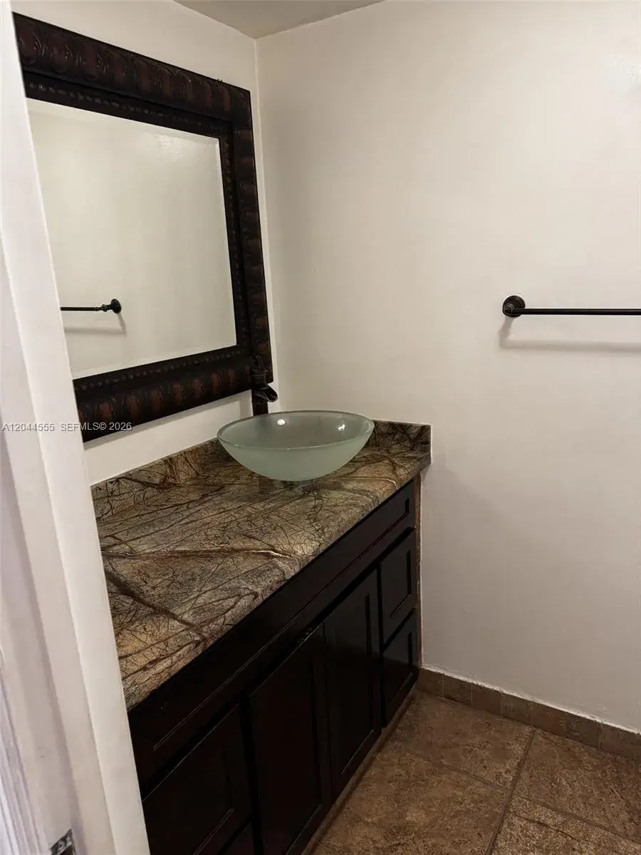 9371 Fontainebleau Blvd # I229, Miami FL 33172