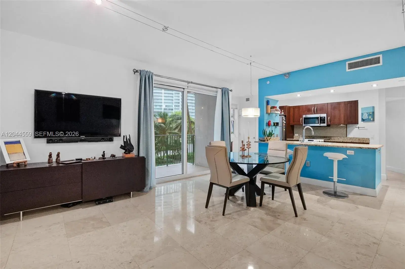19900 E Country Club Dr # 212, Aventura FL 33180