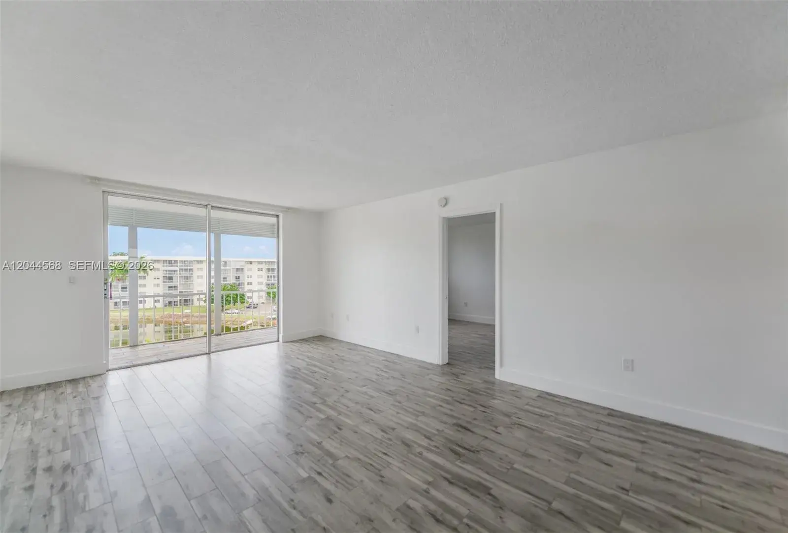 2851 Leonard Dr # J505, Aventura FL 33160