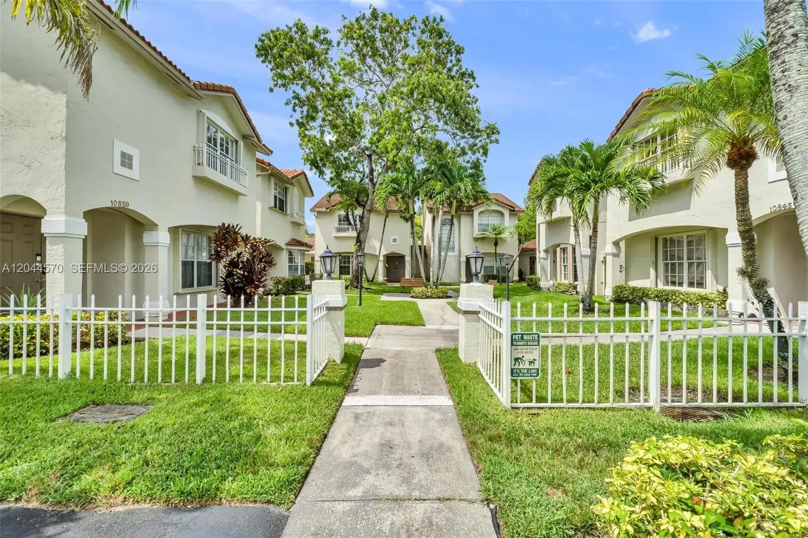 10857 NW 8th St, Pembroke Pines FL 33026 photo 3
