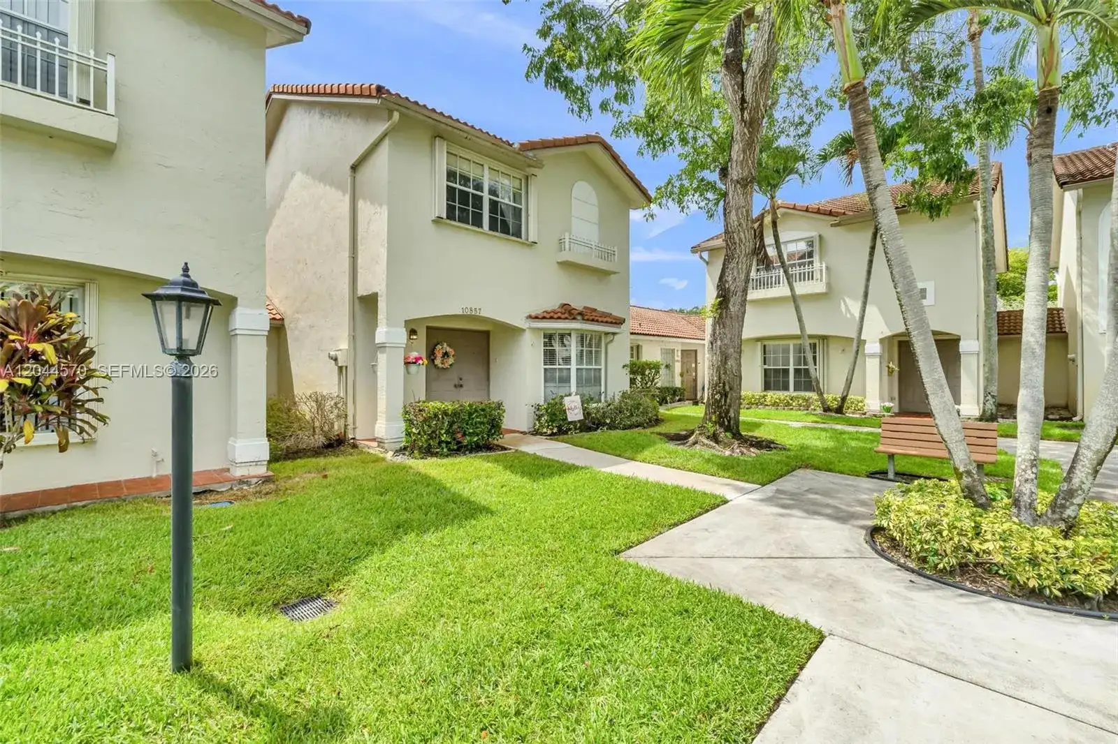 10857 NW 8th St, Pembroke Pines FL 33026 photo 5