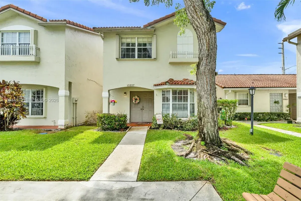 10857 NW 8th St, Pembroke Pines FL 33026