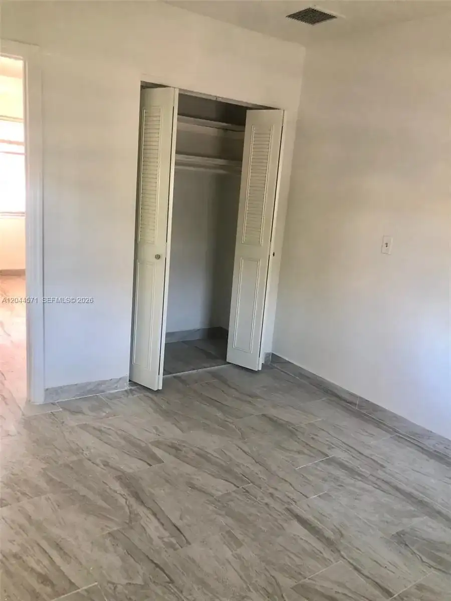 2519 pirece st # b, Hollywood FL 33020-4870 photo 2