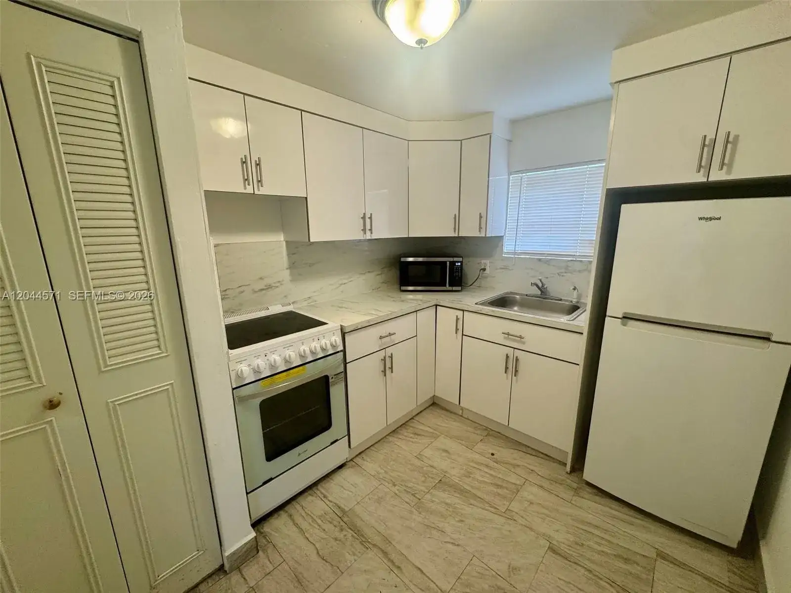2519 pirece st # b, Hollywood FL 33020-4870 photo 3