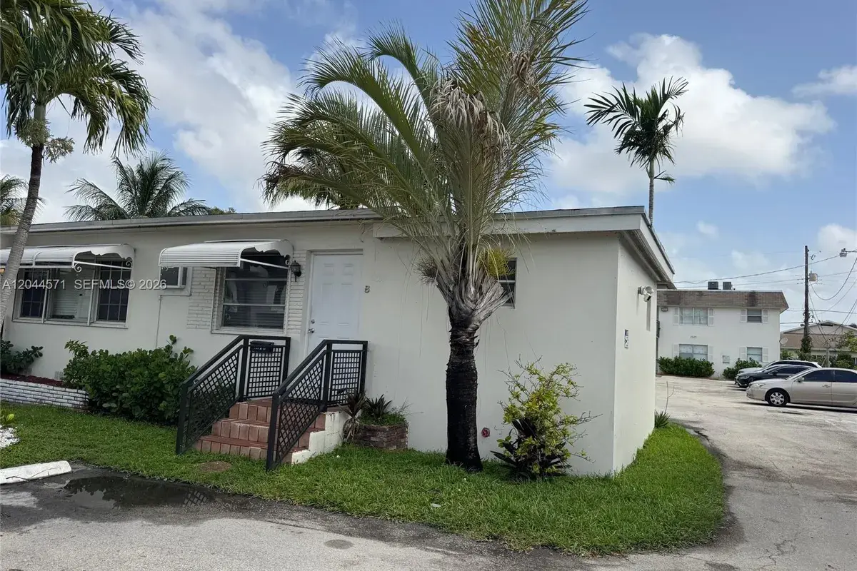 2519 pirece st # b, Hollywood FL 33020-4870