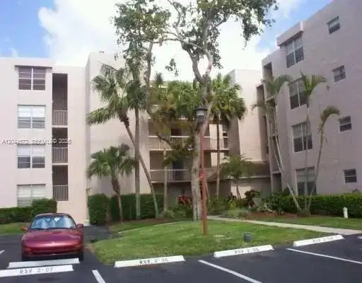 9410 Tangerine Pl # 204, Davie FL 33324 photo 4