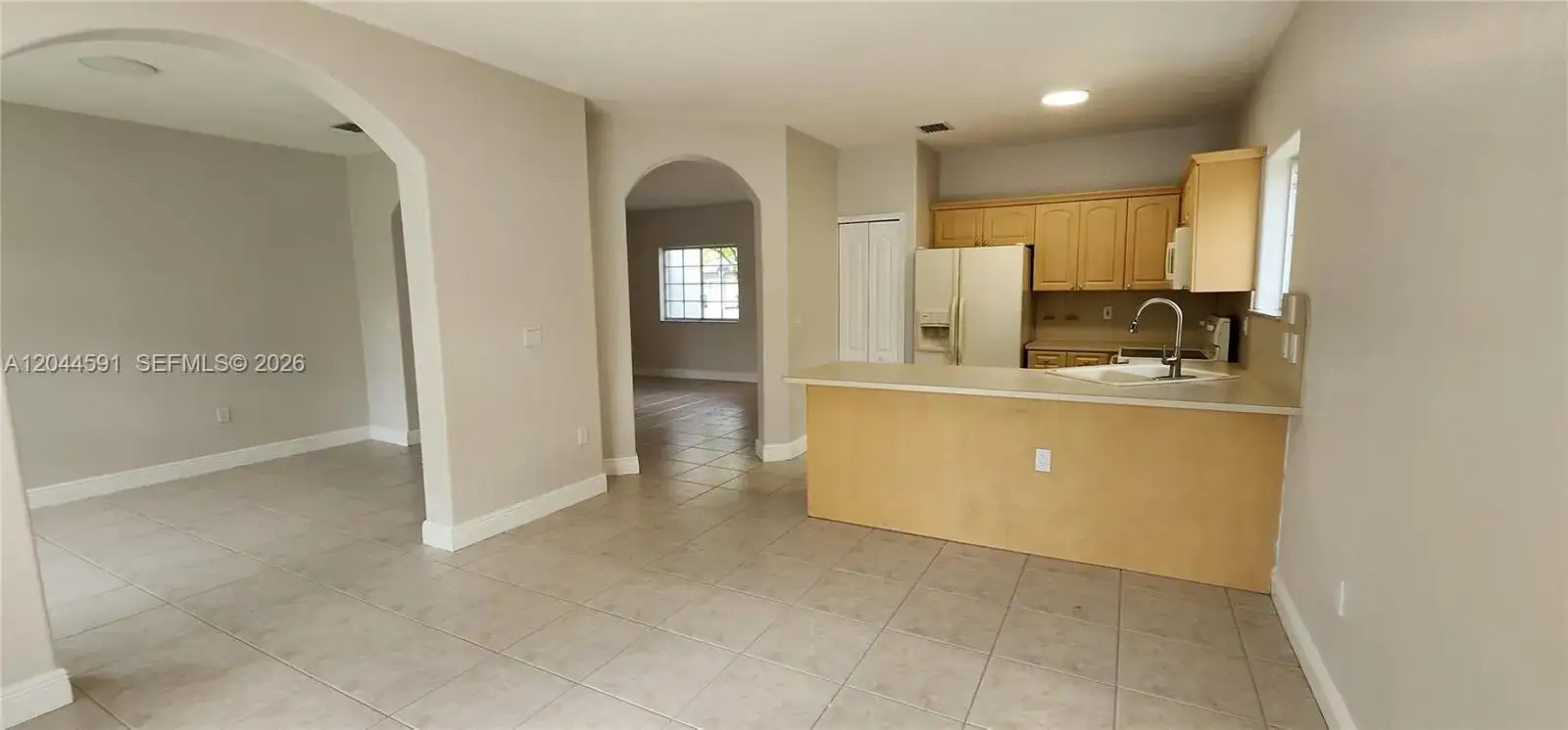 16507 NW 91st Ave, Miami Lakes FL 33018 photo 4