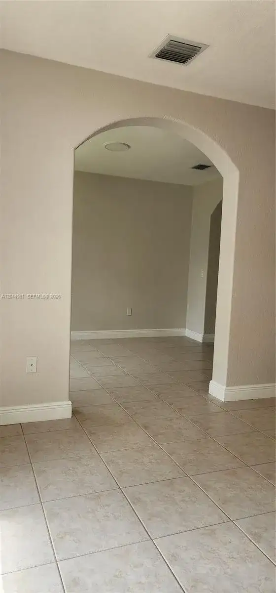 16507 NW 91st Ave, Miami Lakes FL 33018 photo 5