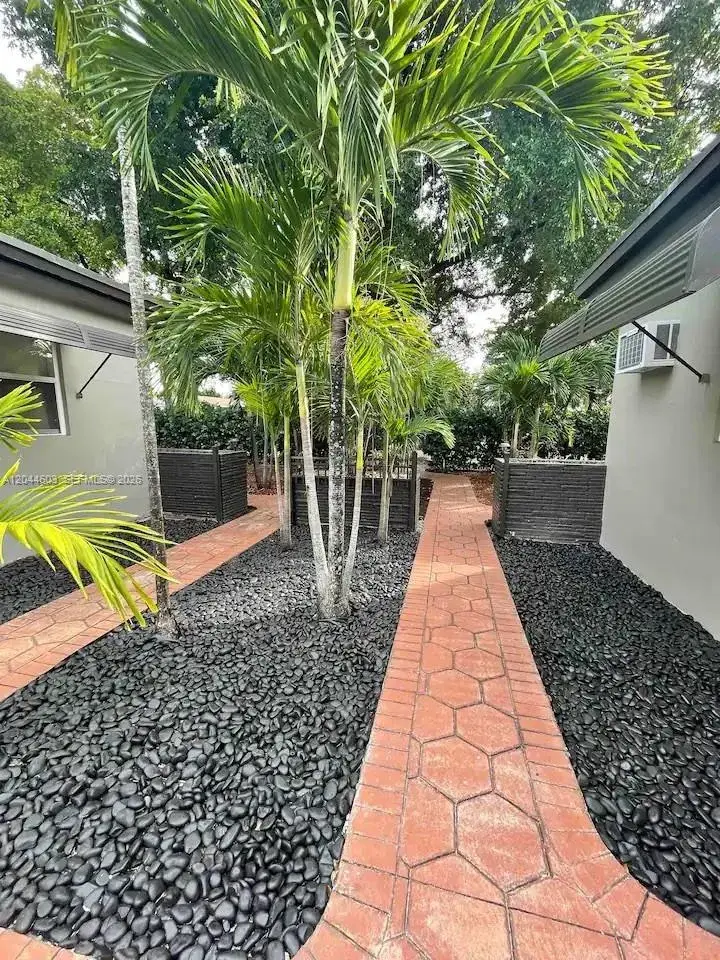 1925 Dewey St, Hollywood FL 33020
