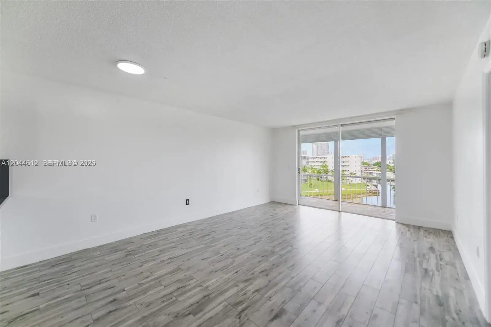 2851 Leonard Dr # J505, Aventura FL 33160 photo 2