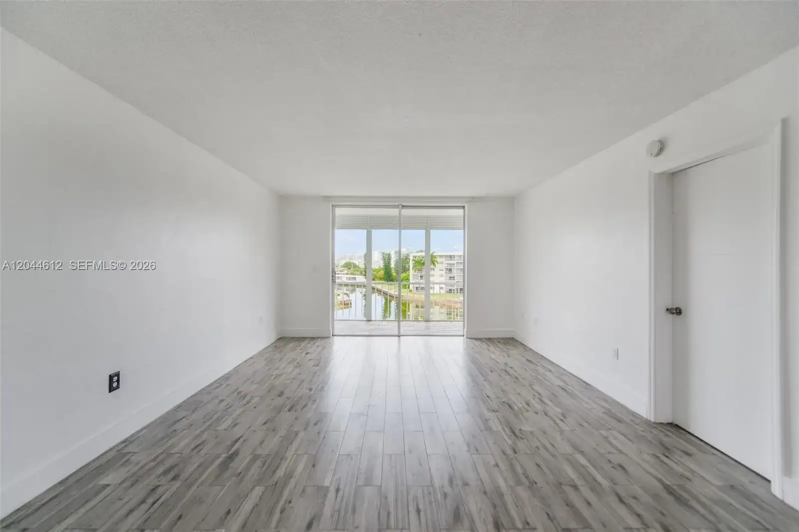 2851 Leonard Dr # J505, Aventura FL 33160 photo 3