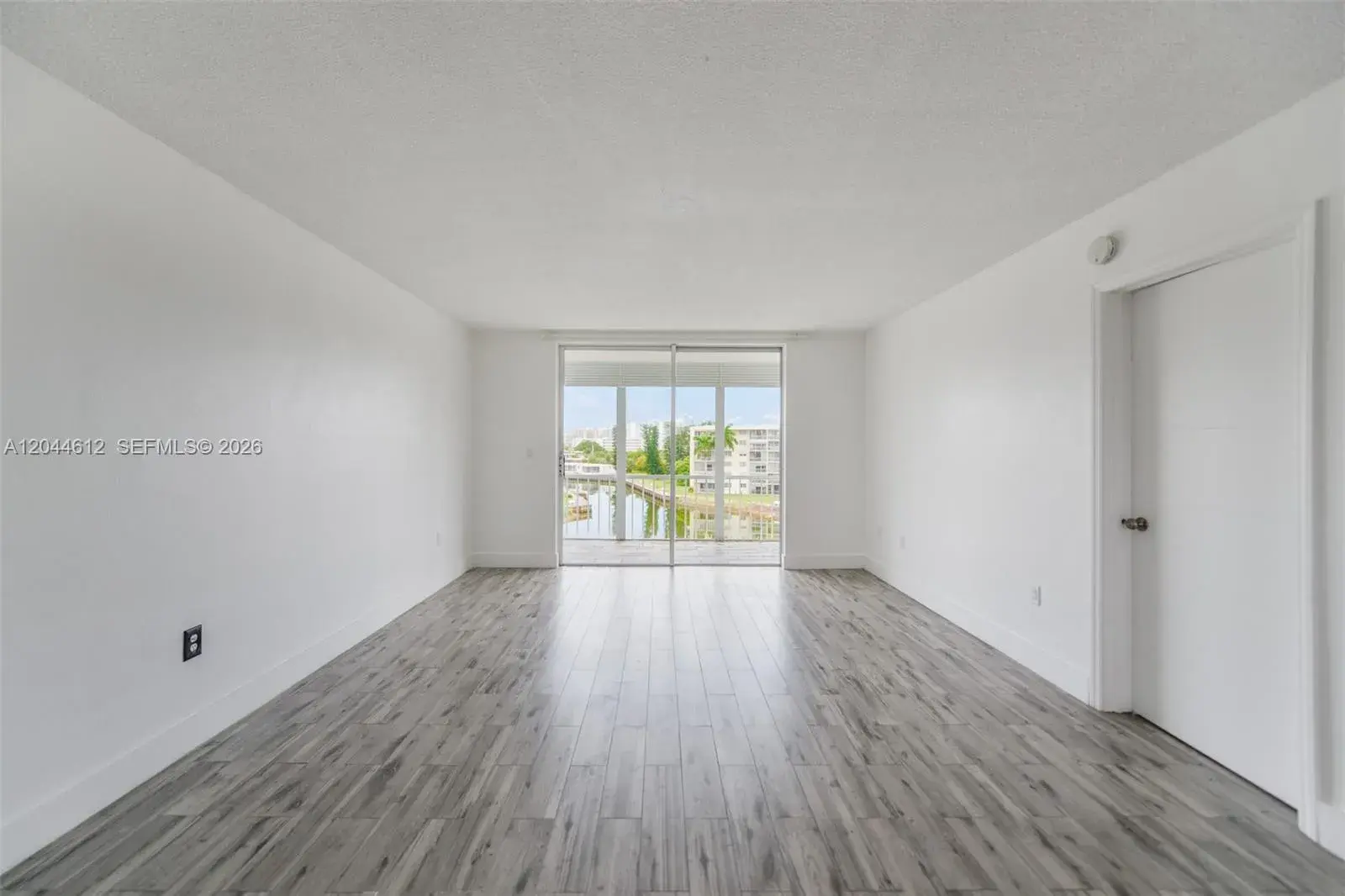 2851 Leonard Dr # J505, Aventura FL 33160
