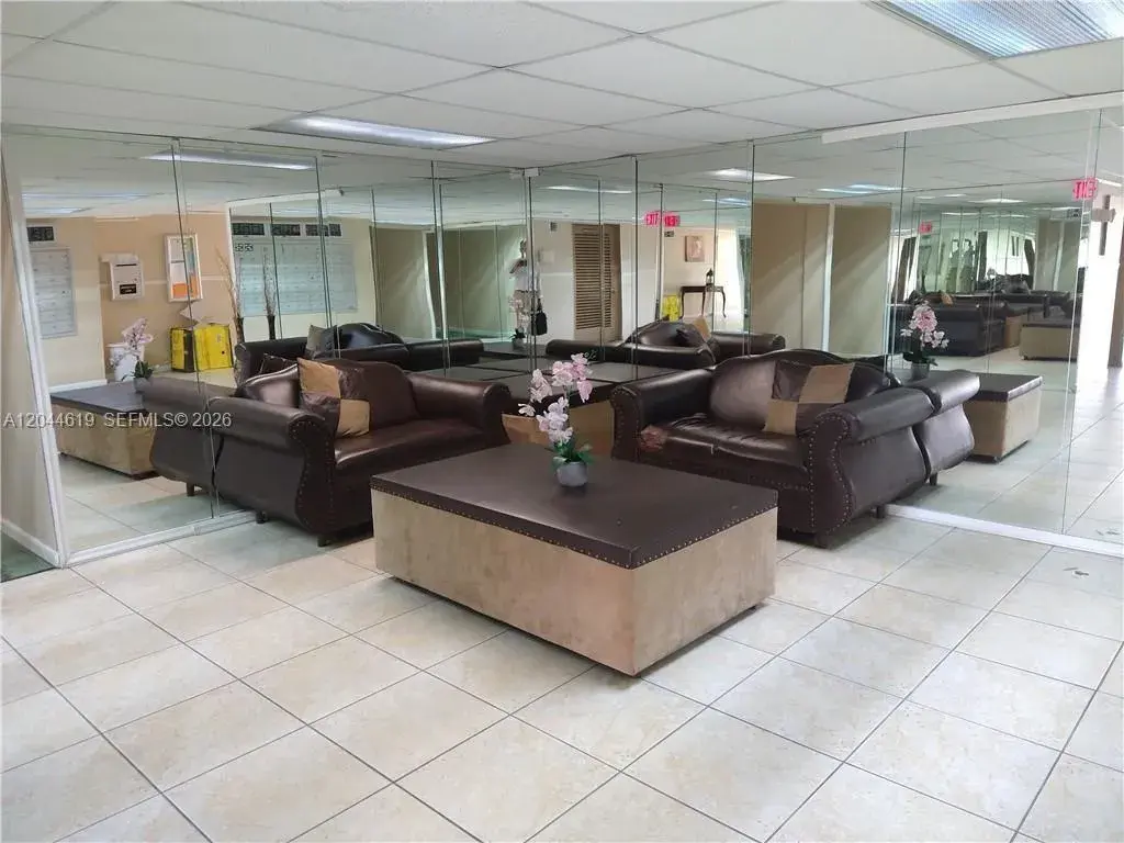 601 Three Islands Blvd # 517, Hallandale Beach FL 33009