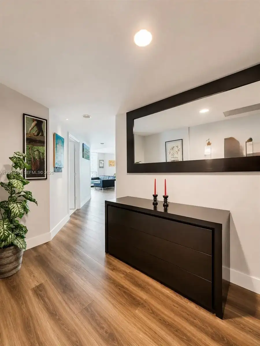 55 SE 6th St # 2802, Miami FL 33131 photo 2
