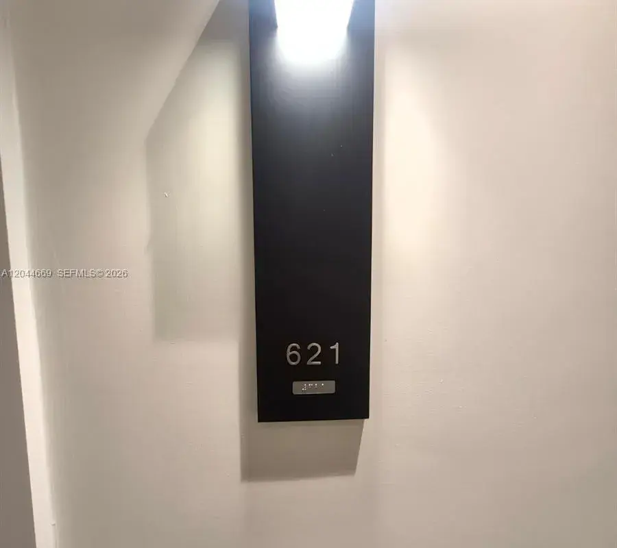 3180 S Ocean Dr # 621, Hallandale Beach FL 33009