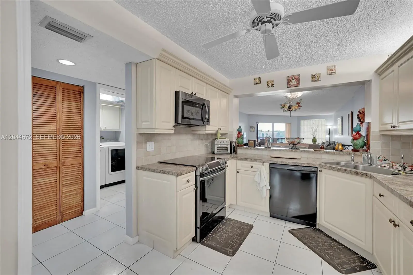 7250 Fairfax Dr # 302, Tamarac FL 33321