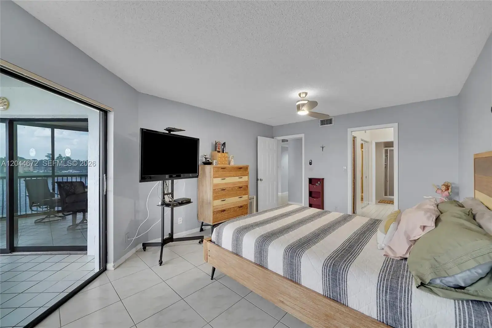 7250 Fairfax Dr # 302, Tamarac FL 33321 photo 5