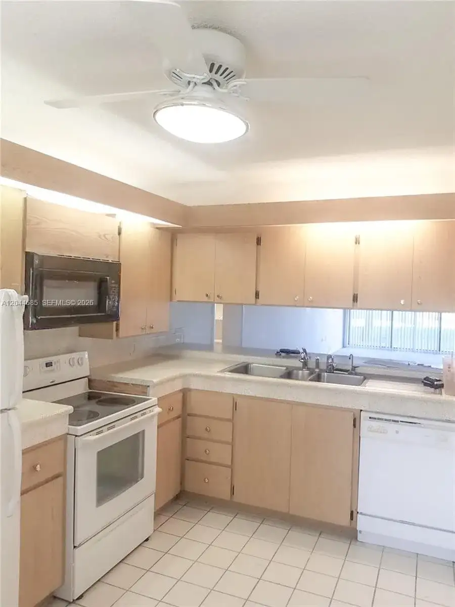2621 Village Blvd # 102, West Palm Beach FL 33409 photo 3