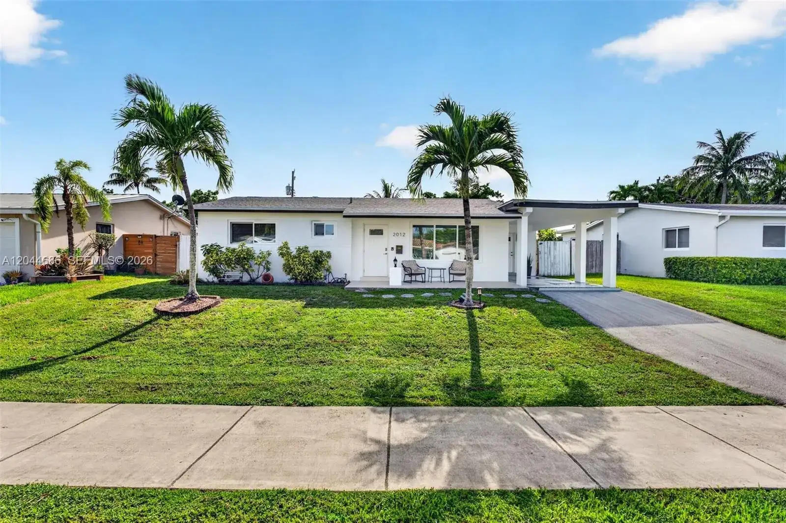 2012 N 31st Rd, Hollywood FL 33021 photo 2