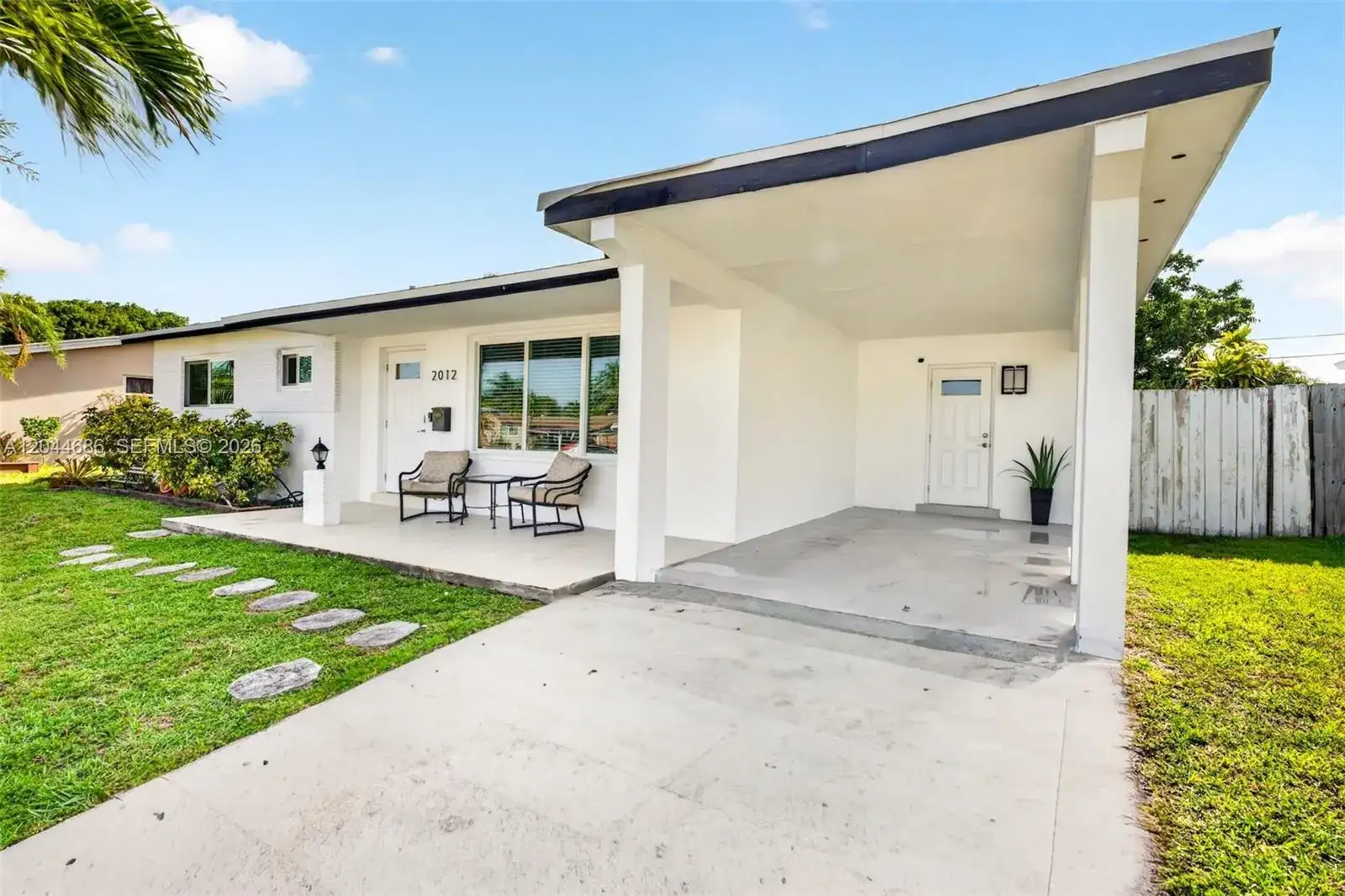 2012 N 31st Rd, Hollywood FL 33021 photo 4