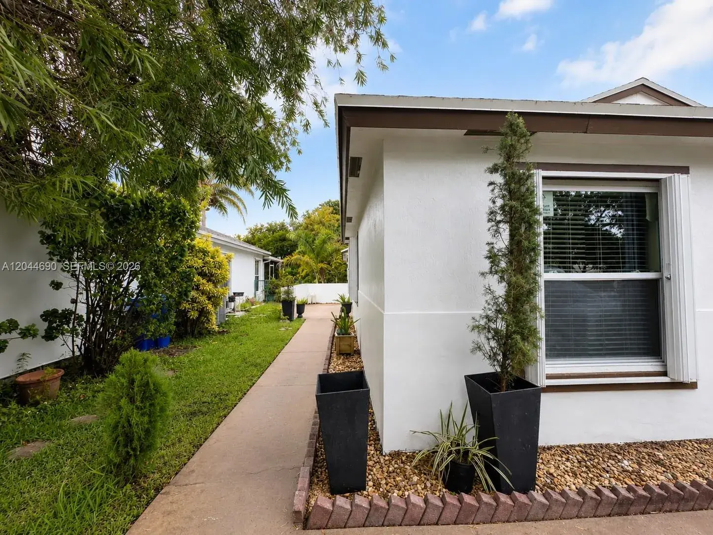 20776 NW 1st St, Pembroke Pines FL 33029