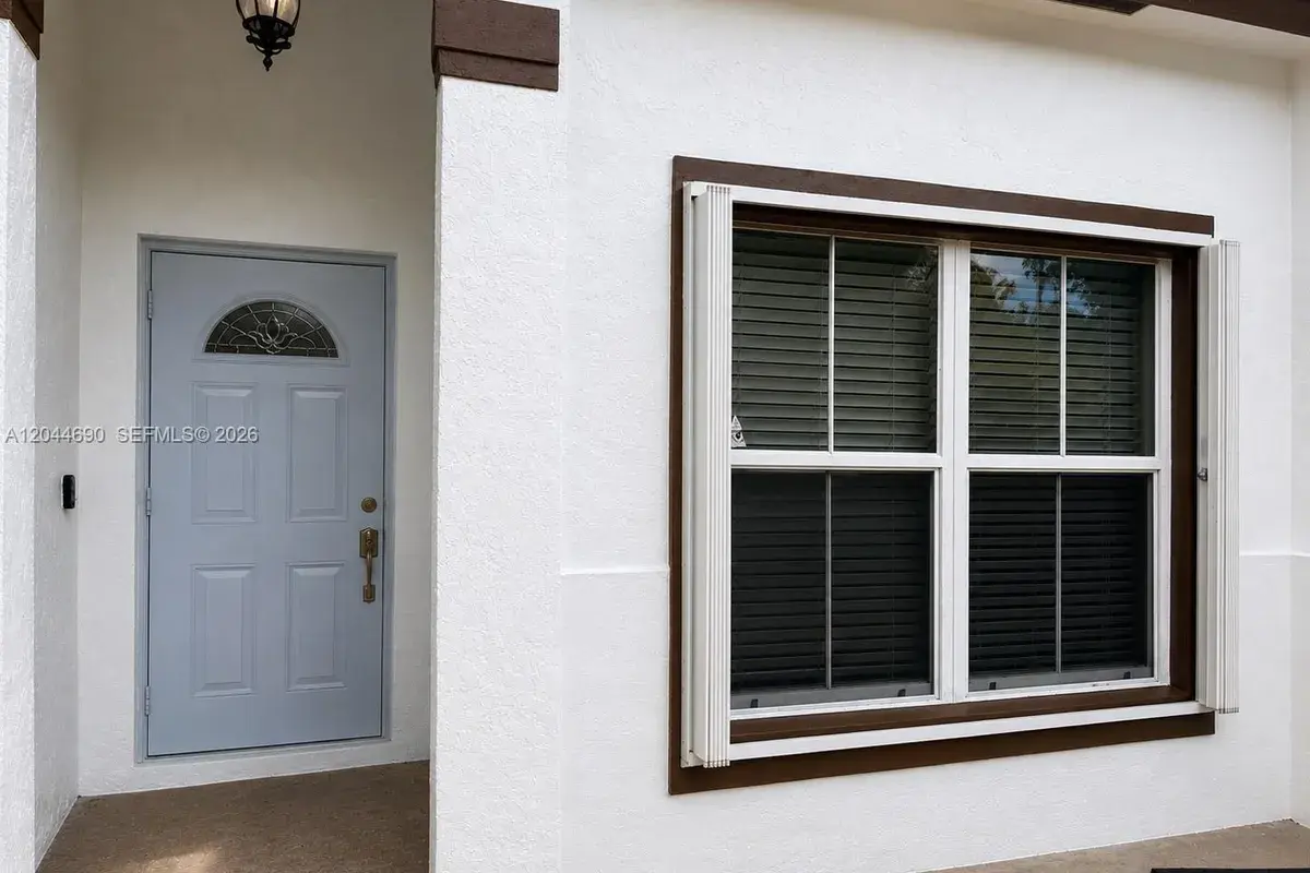 20776 NW 1st St, Pembroke Pines FL 33029