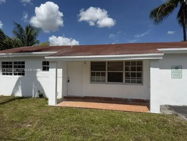 2115 SW 50th Ave, West Park FL 33023