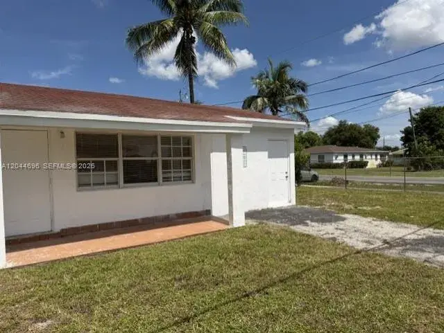 2115 SW 50th Ave, West Park FL 33023
