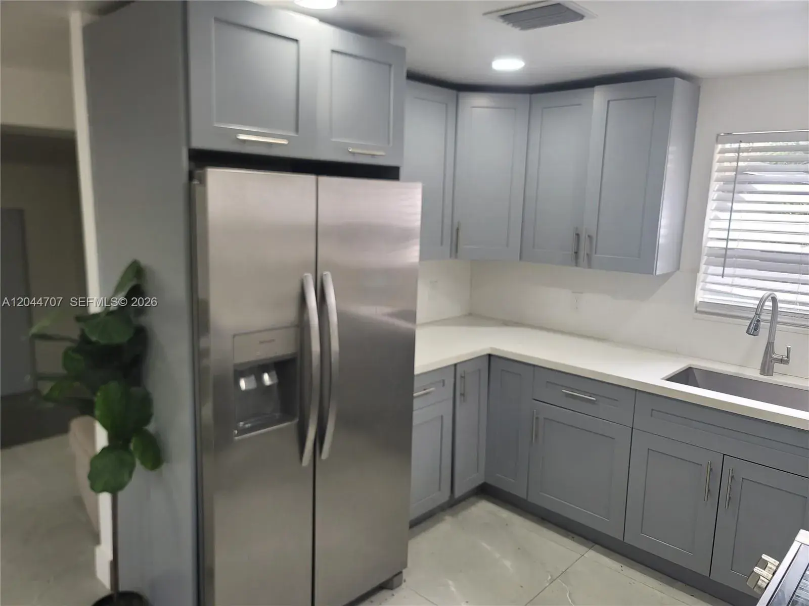 512 NW 96th St # B, Miami FL 33150