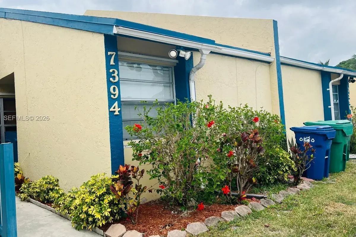 7394 NW 34th St, Lauderhill FL 33319
