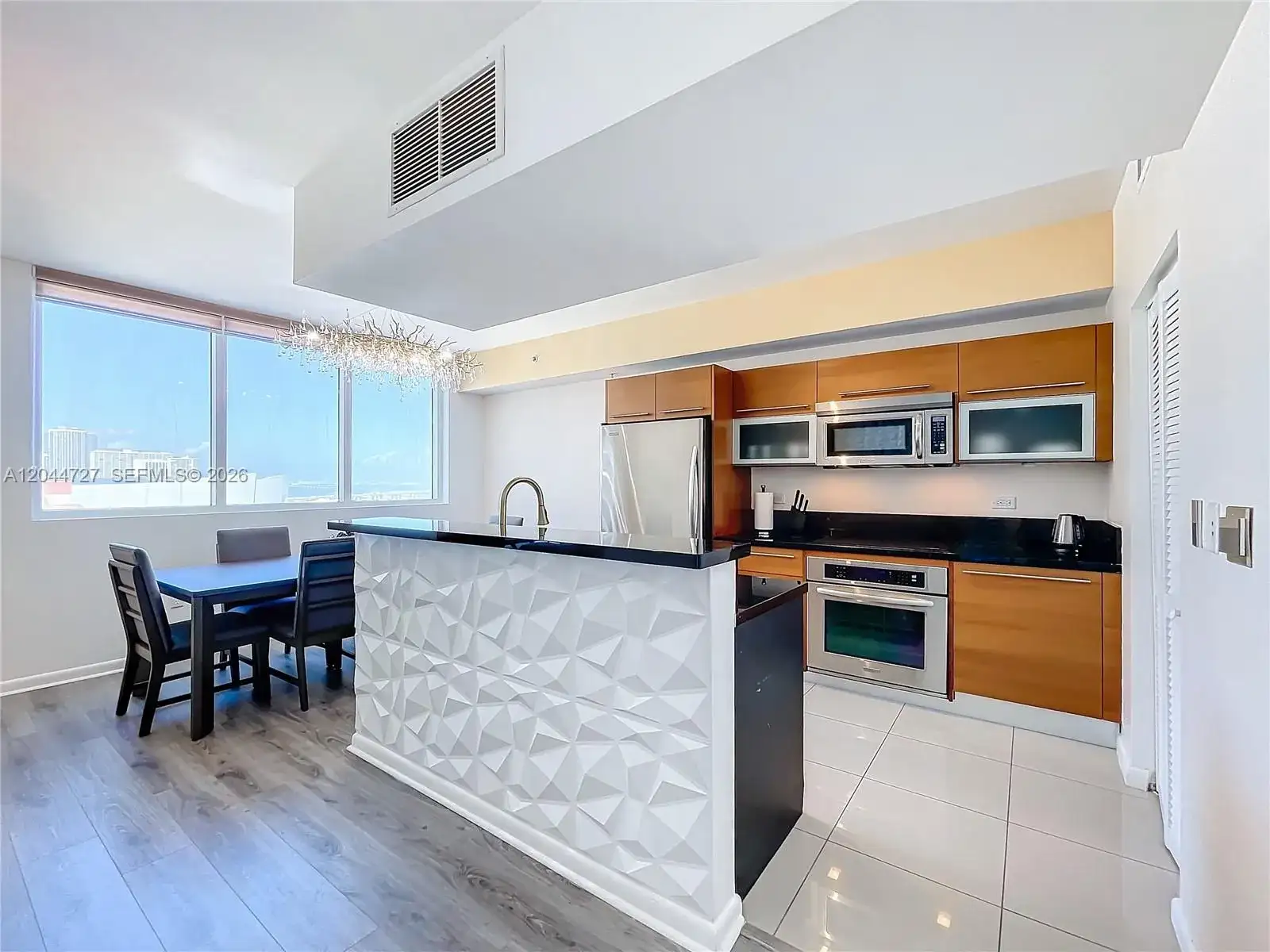 244 Biscayne Blvd # 1108, Miami FL 33132 photo 3