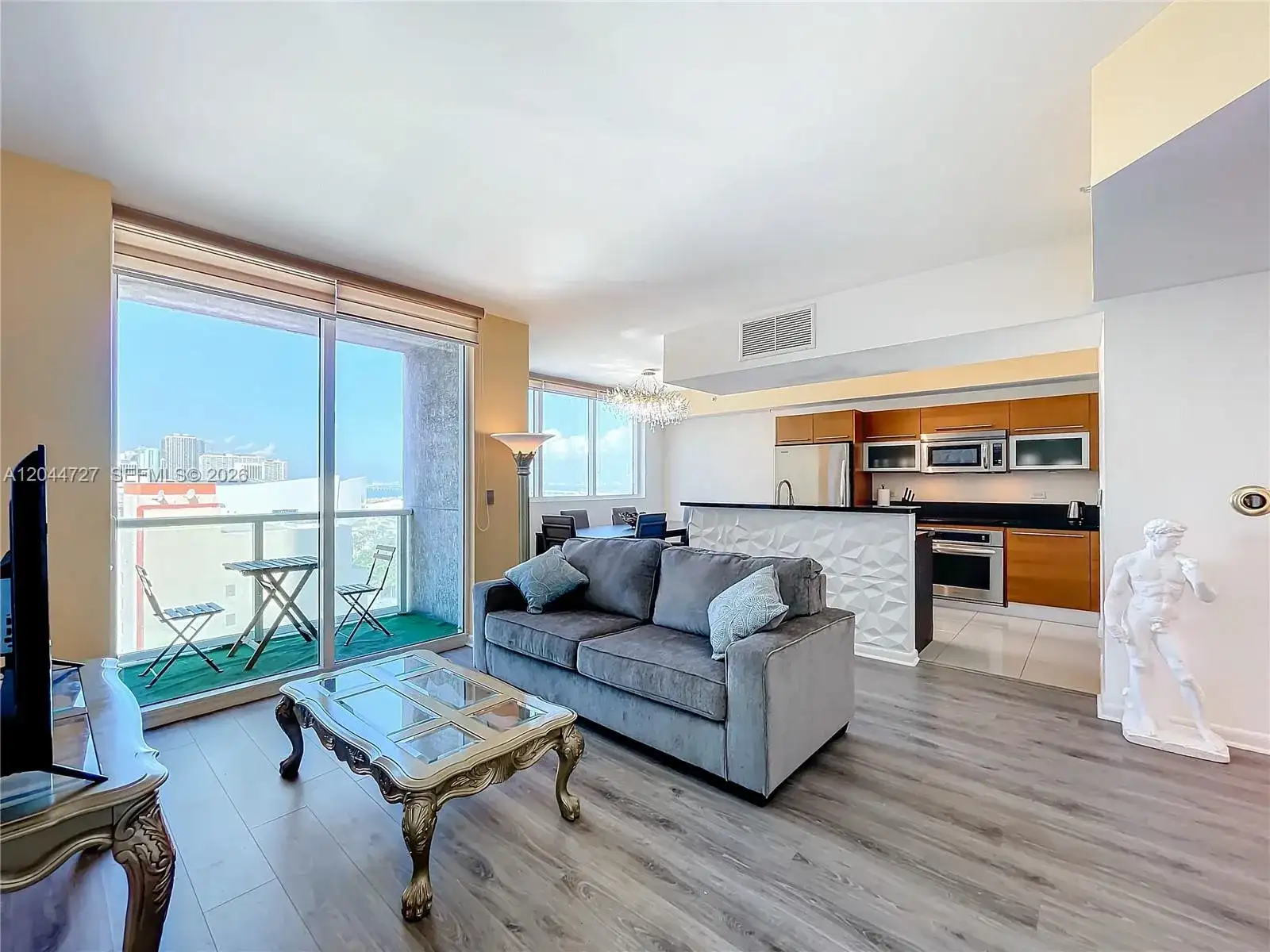 244 Biscayne Blvd # 1108, Miami FL 33132 photo 4