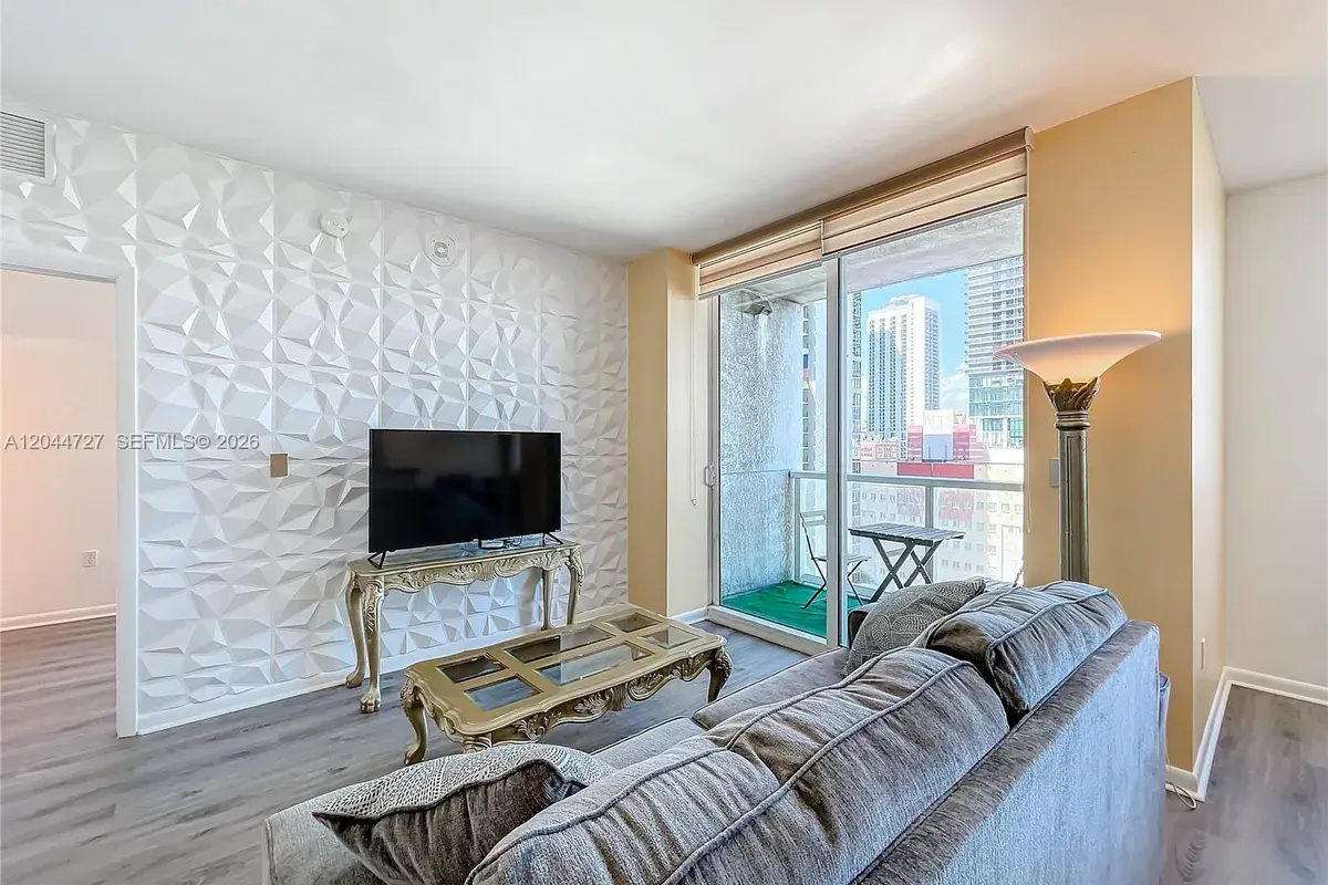 244 Biscayne Blvd # 1108, Miami FL 33132