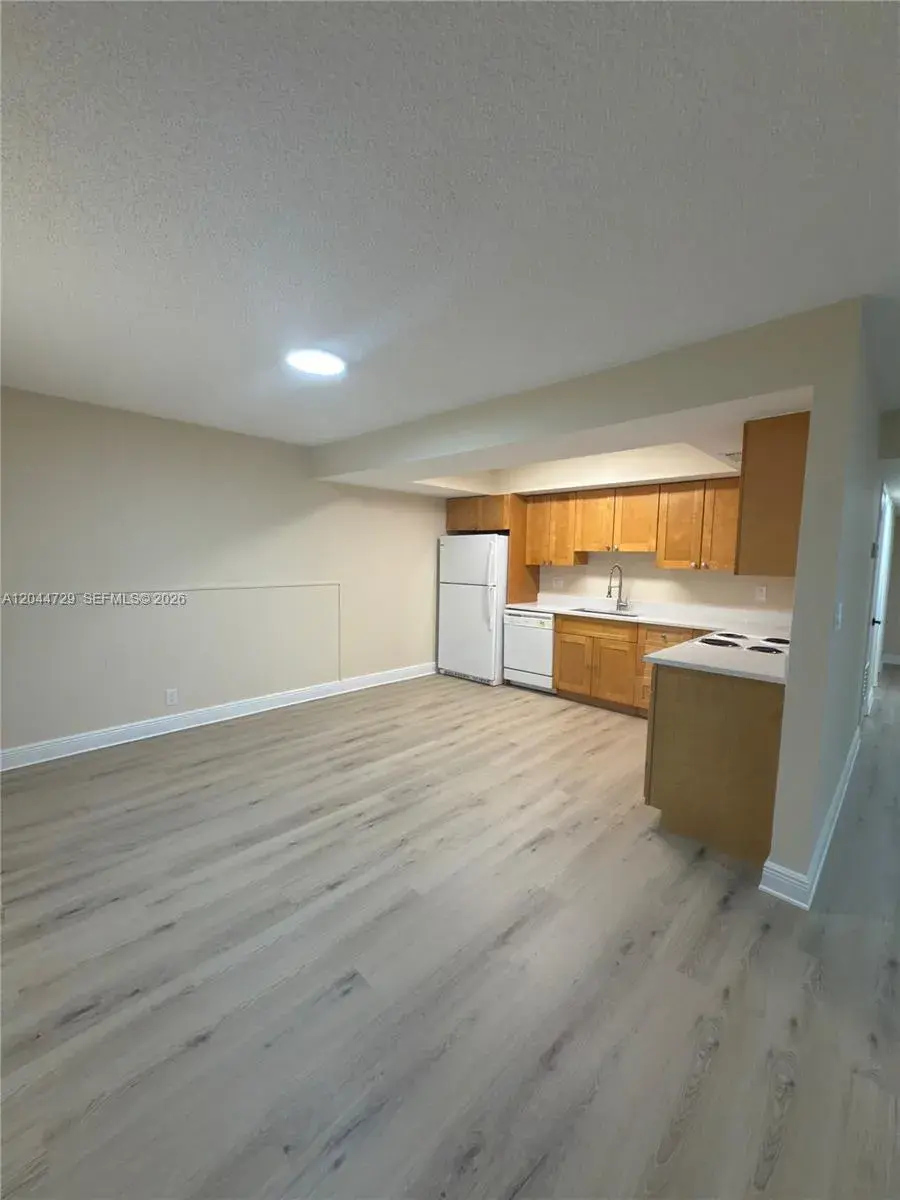 8303 W Sample Rd # 04, Coral Springs FL 33065