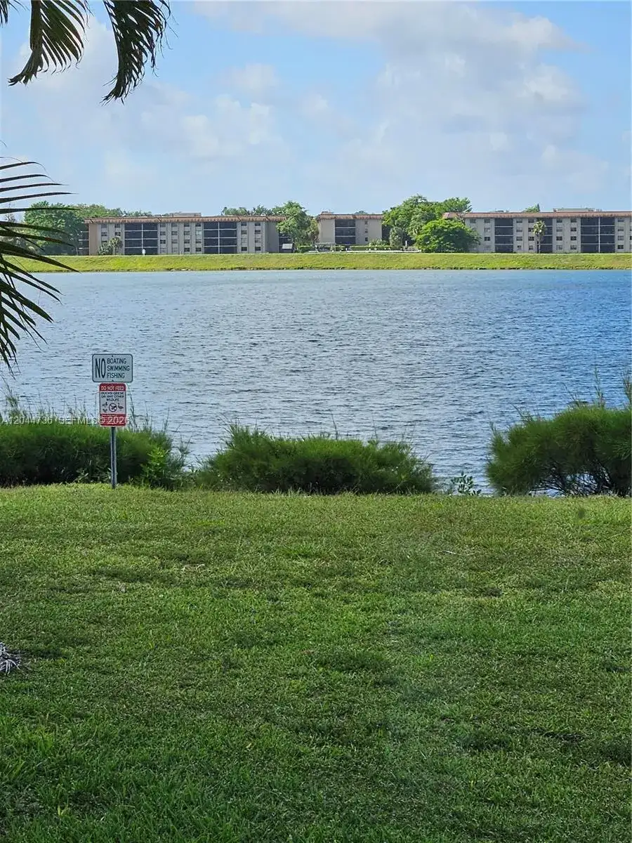 20822 San Simeon Way # 111, Miami FL 33179 photo 3