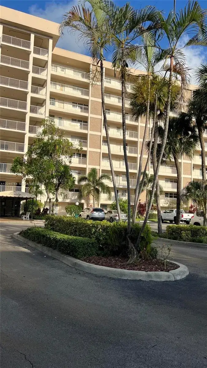 2901 S Palm Aire Dr # 408, Pompano Beach FL 33069