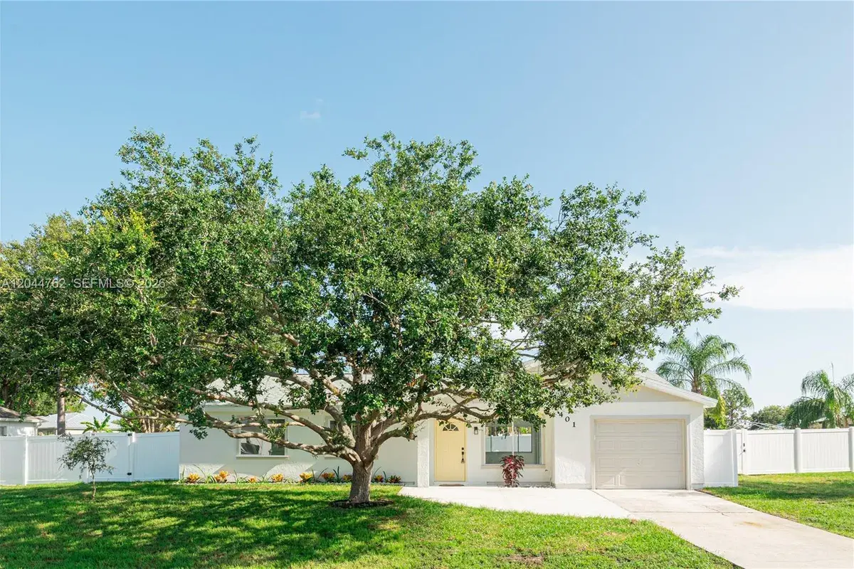 401 SW College Park Rd, Port St. Lucie FL 34953