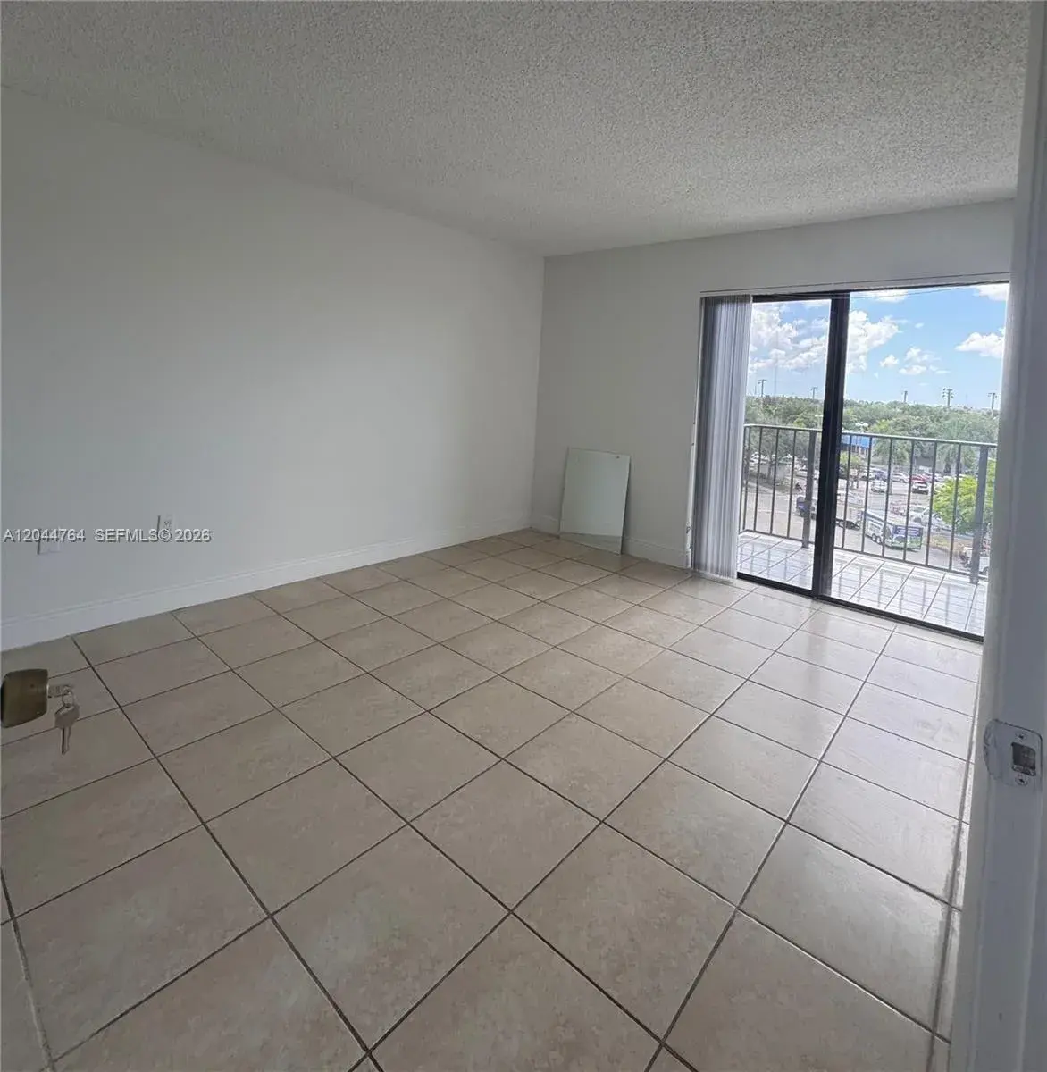 1820 W 53rd St # 517, Hialeah FL 33012