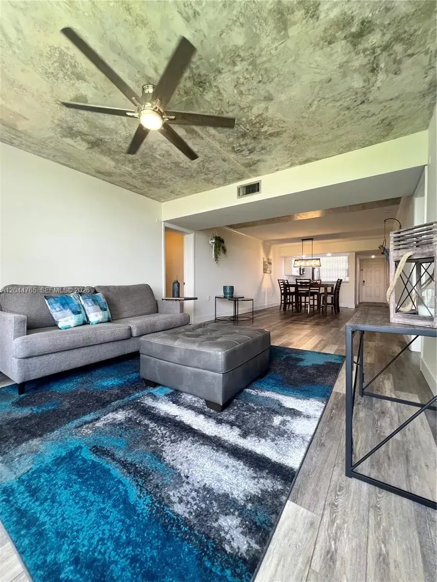 1705 Whitehall Dr # 403, Davie FL 33324