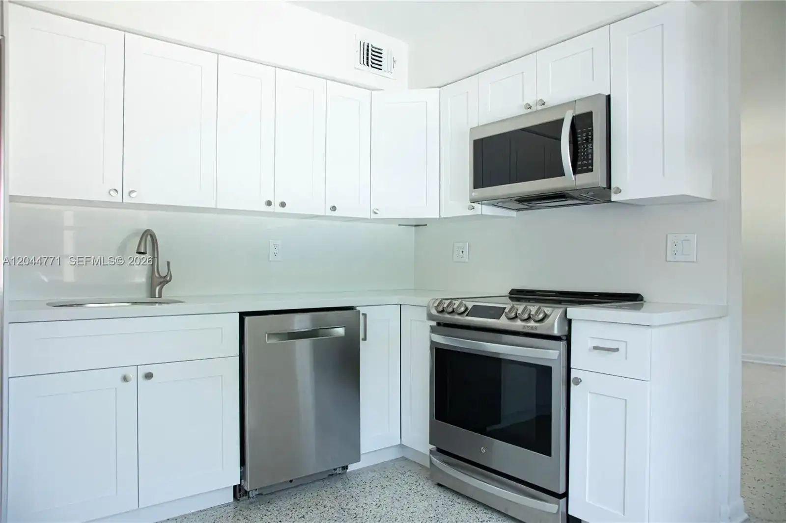 1226 SW 30th Ave # 1226, Miami FL 33135 photo 2