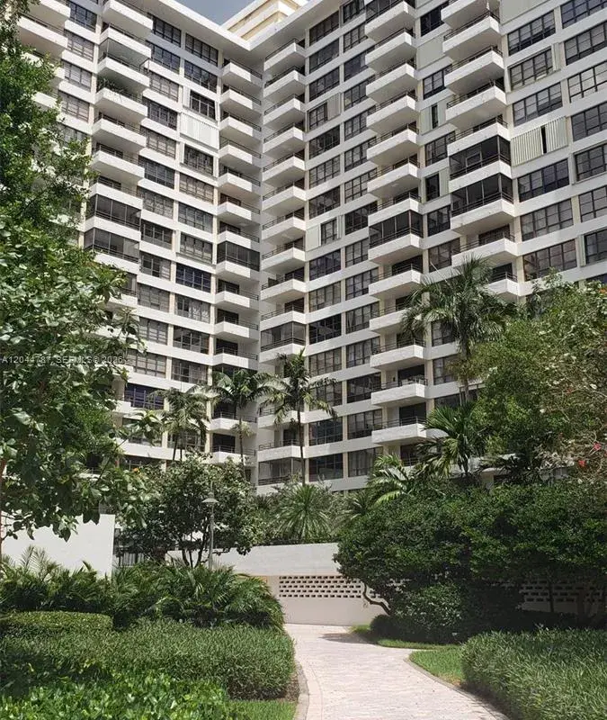 600 Three Islands Blvd # 1218, Hallandale Beach FL 33009