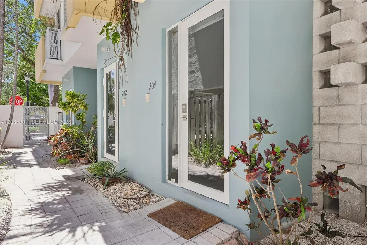 204 Washington Ave # 13, Miami Beach FL 33139