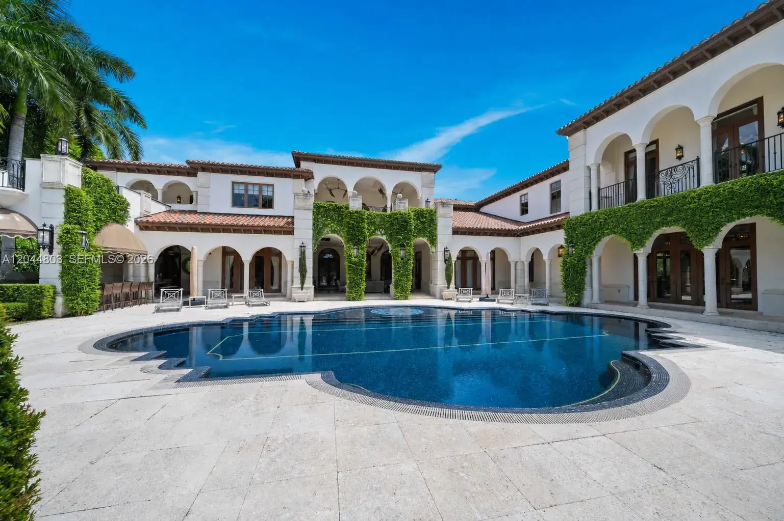 150 Edgewater Dr, Coral Gables FL 33133