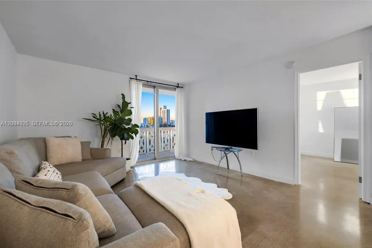 1020 Meridian Ave # 816, Miami Beach FL 33139