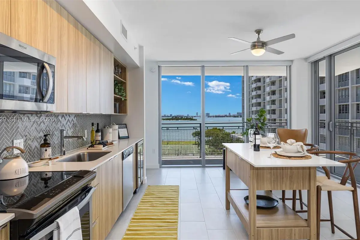 2150 N Bayshore Dr # 1602, Miami FL 33137