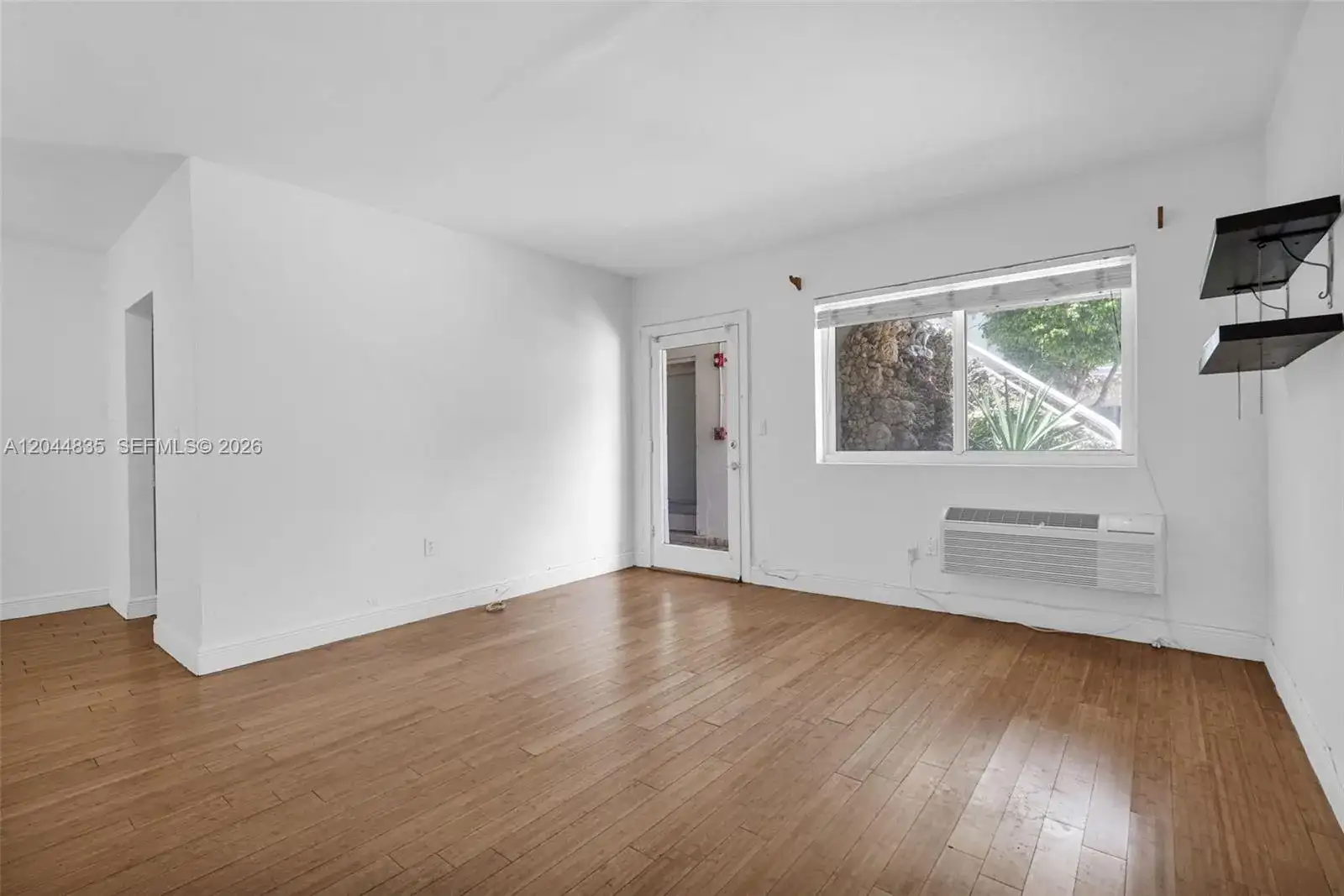 320 85th St # 4, Miami Beach FL 33141 photo 2