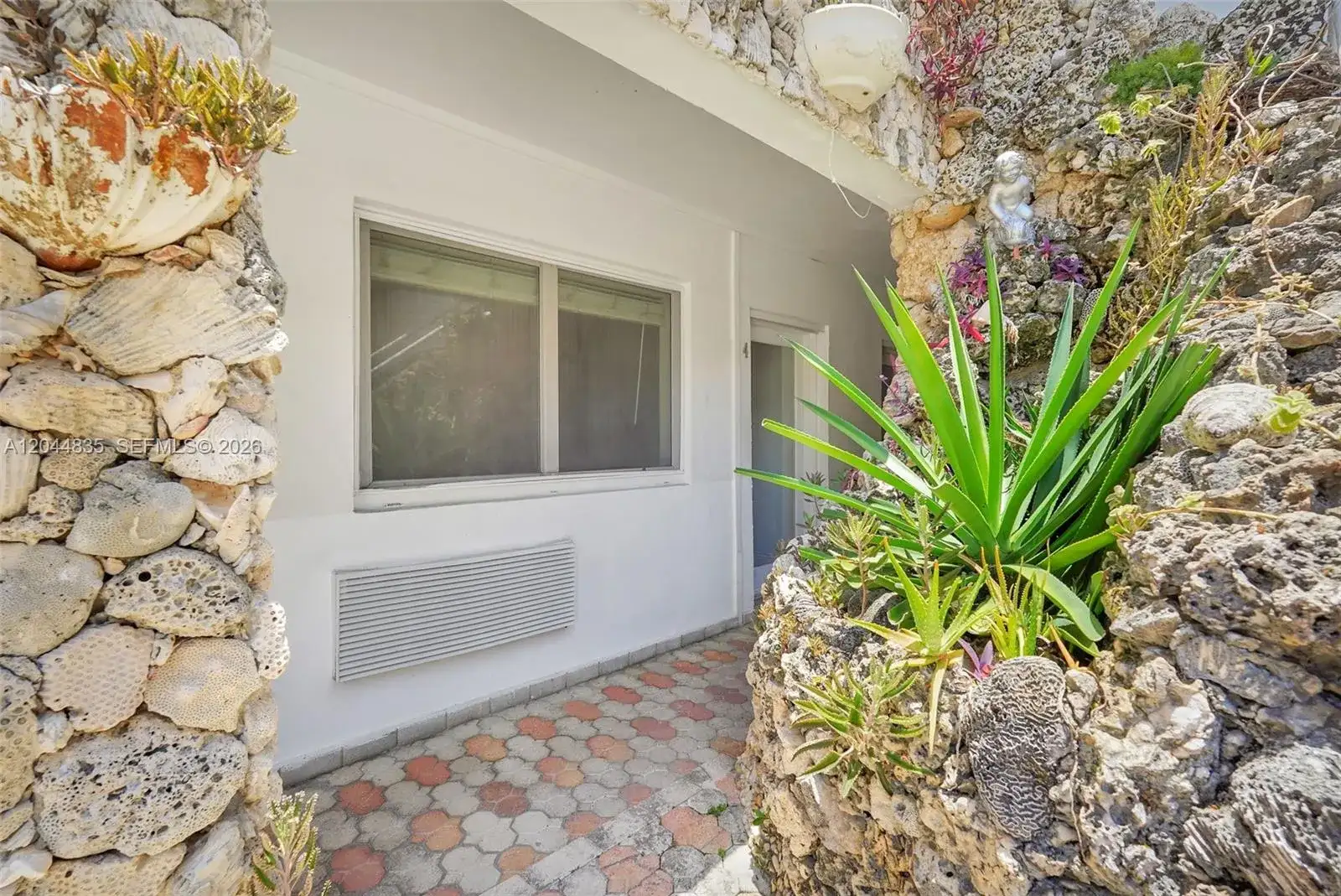 320 85th St # 4, Miami Beach FL 33141 photo 3