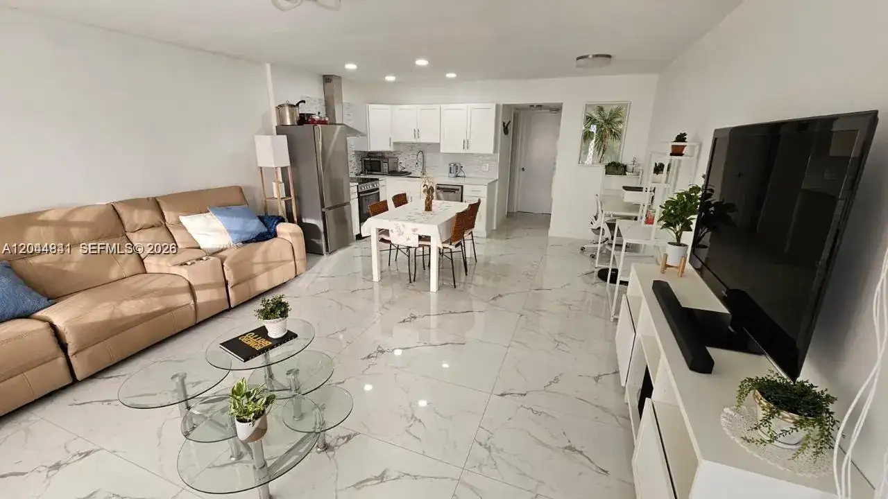 340 S Oakridge S # 340, Deerfield Beach FL 33442 photo 2