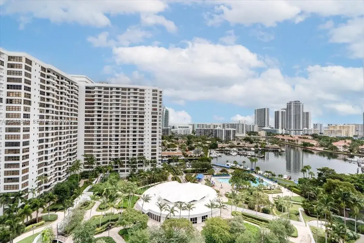 600 Three Islands Blvd # 1413, Hallandale Beach FL 33009