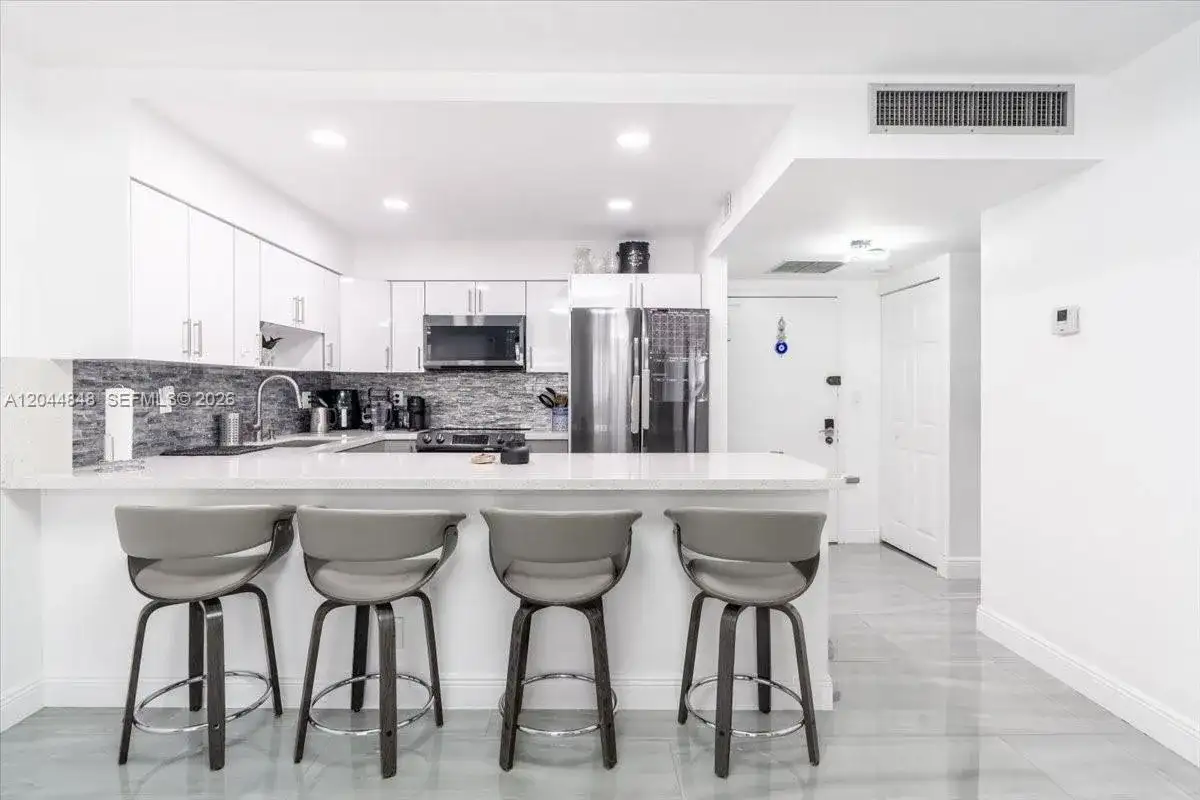 600 Three Islands Blvd # 1413, Hallandale Beach FL 33009 photo 4
